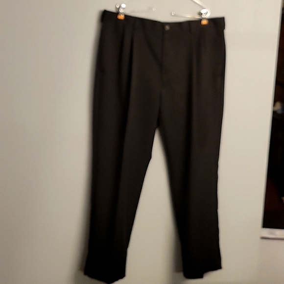 Haggar Other - Haggar black pleated dress pants 40x30